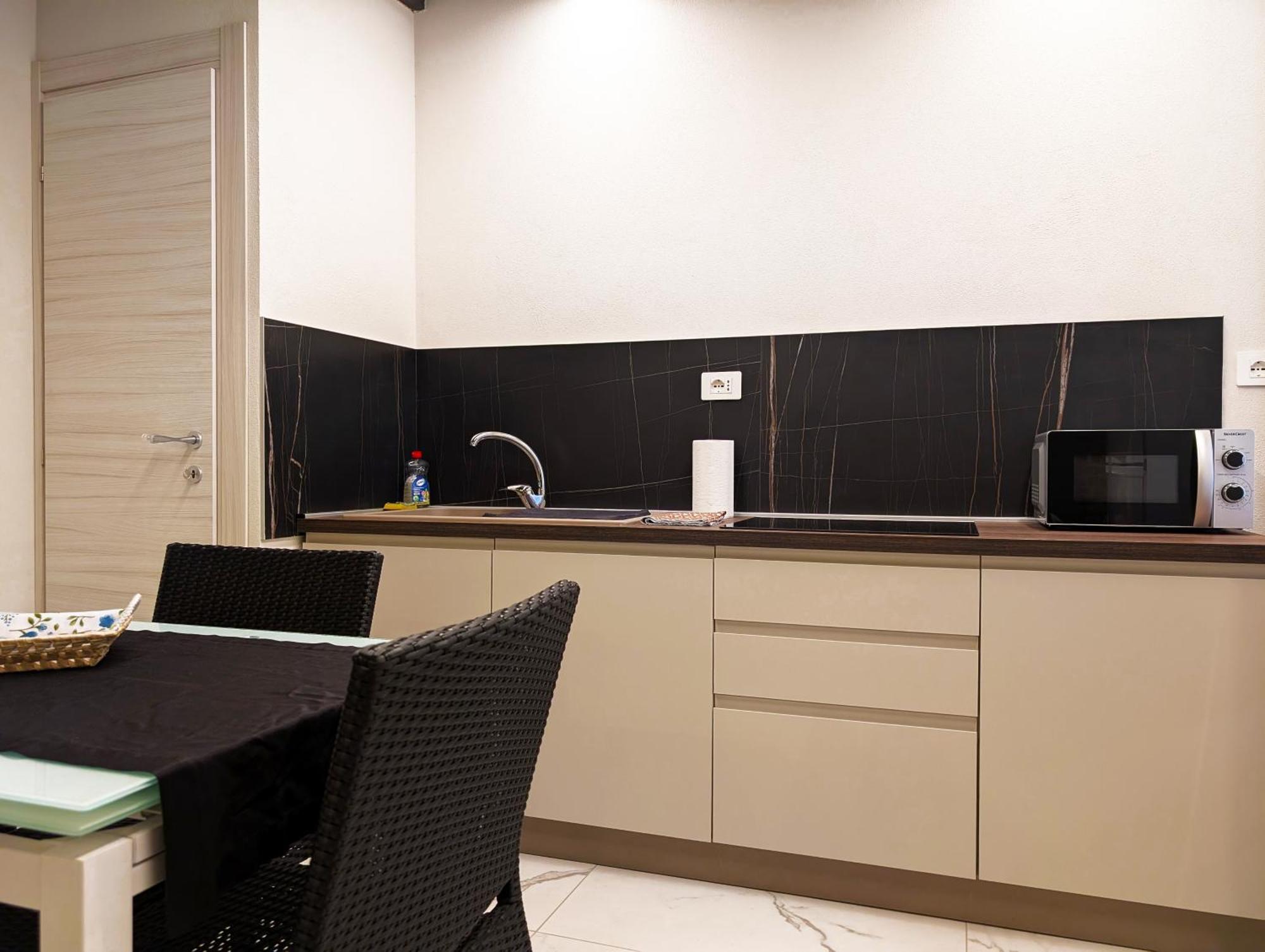 פוסאנו Le Torri Loft Apartment מראה חיצוני תמונה
